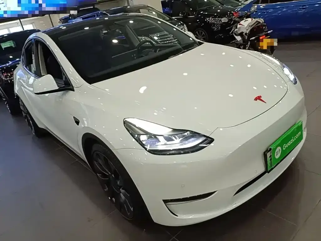 Tesla Model Y — фото 4