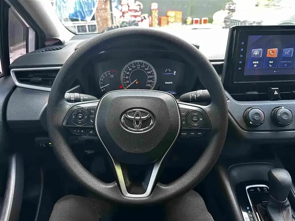 Toyota Corolla — фото 10