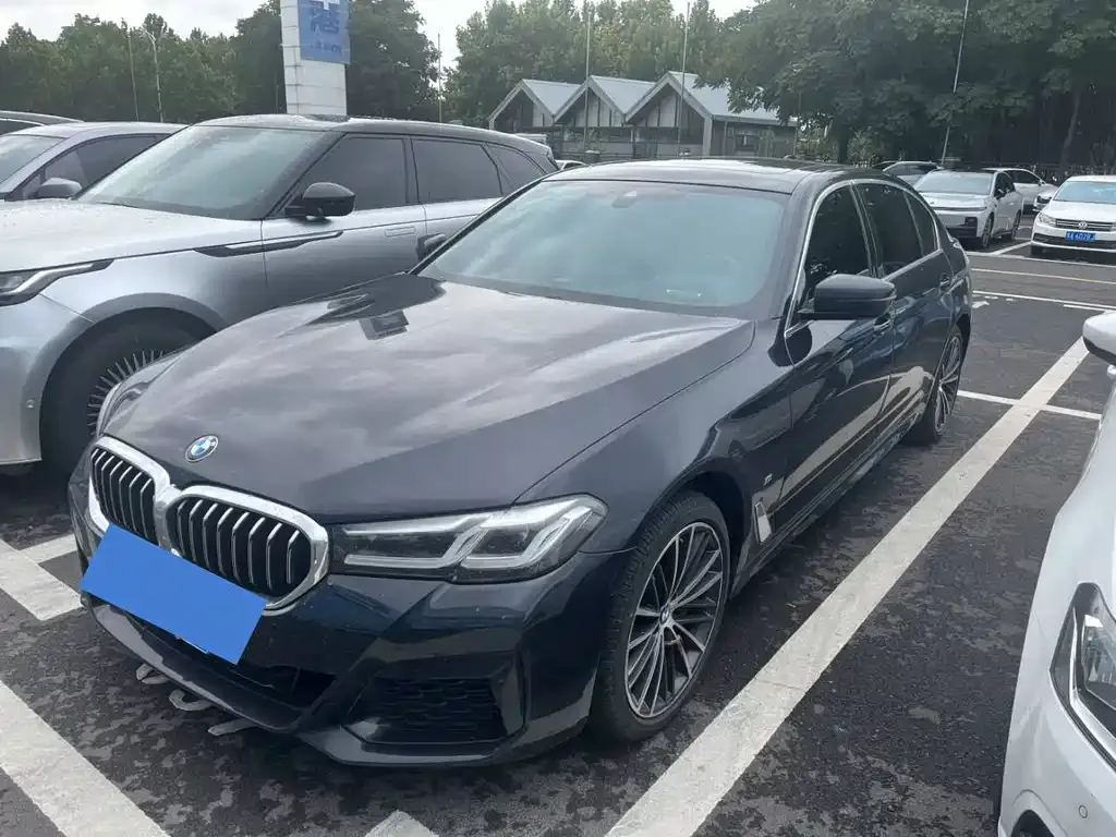BMW 5 Series — фото 1