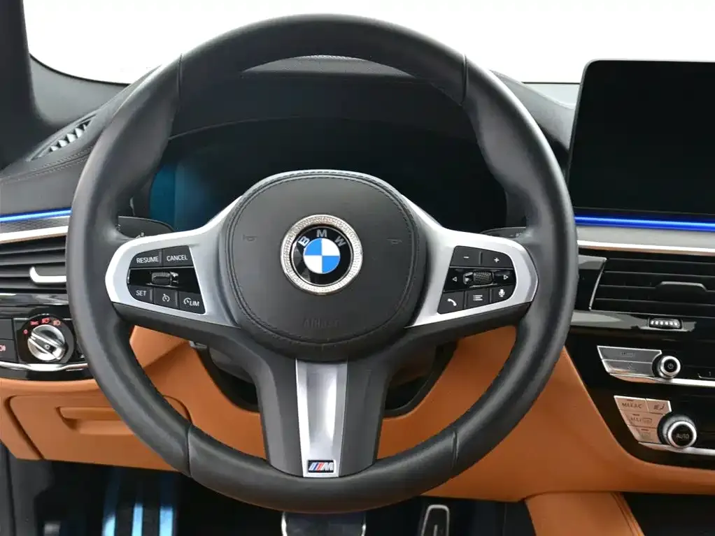 BMW 5 Series (Import) 2023 из CN, фото 2