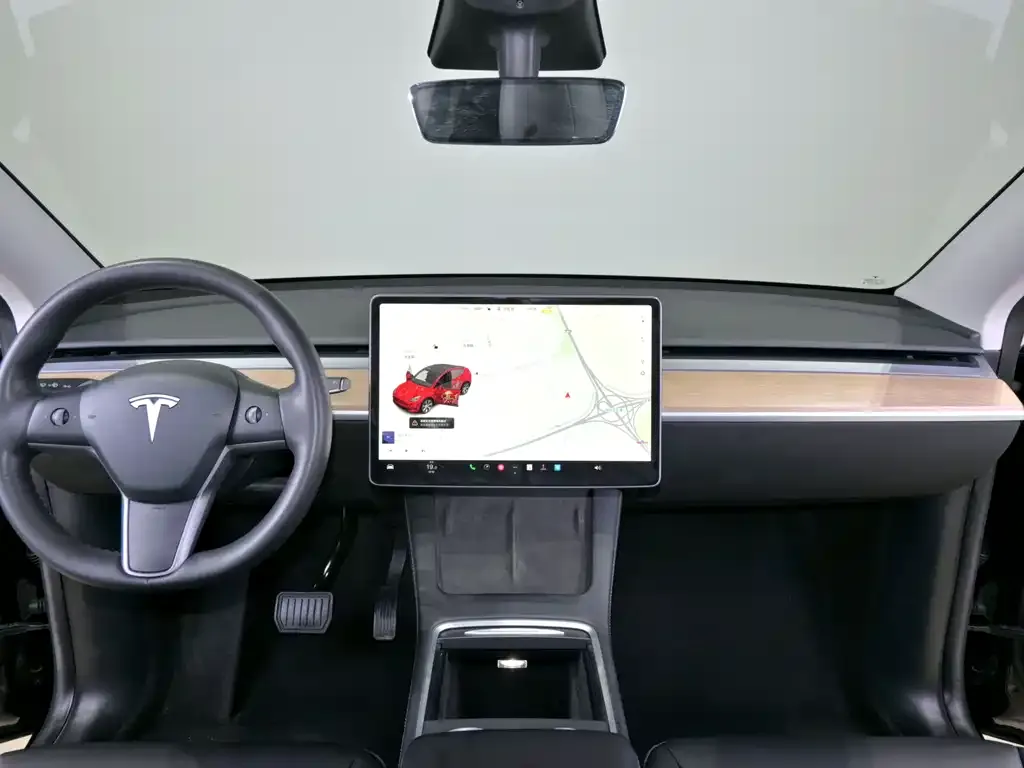 Tesla Model Y — фото 4