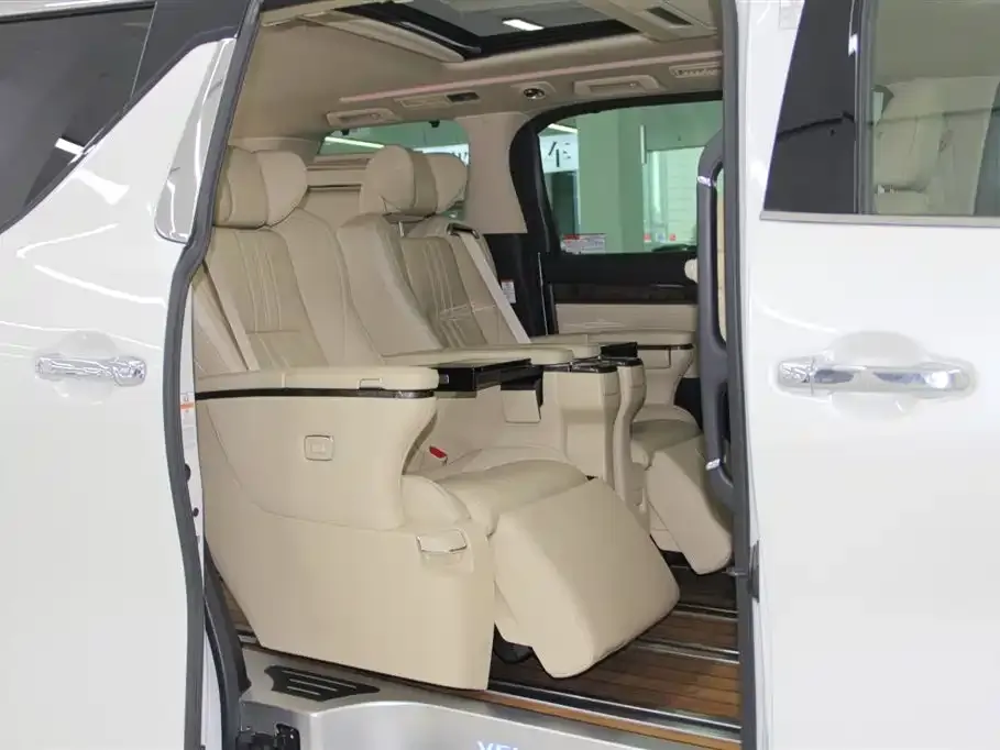 Toyota Vellfire — фото 9