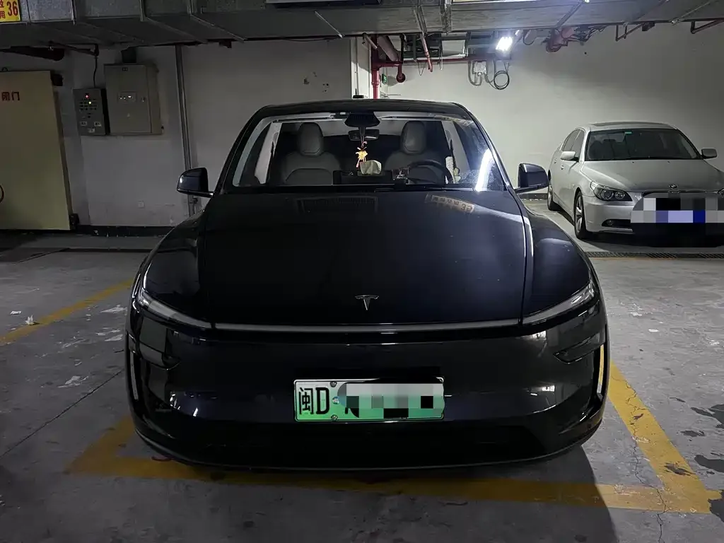 Tesla Model Y — фото 6