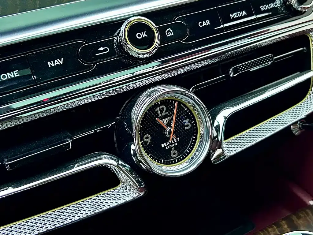 Bentley Flying Spur — фото 8