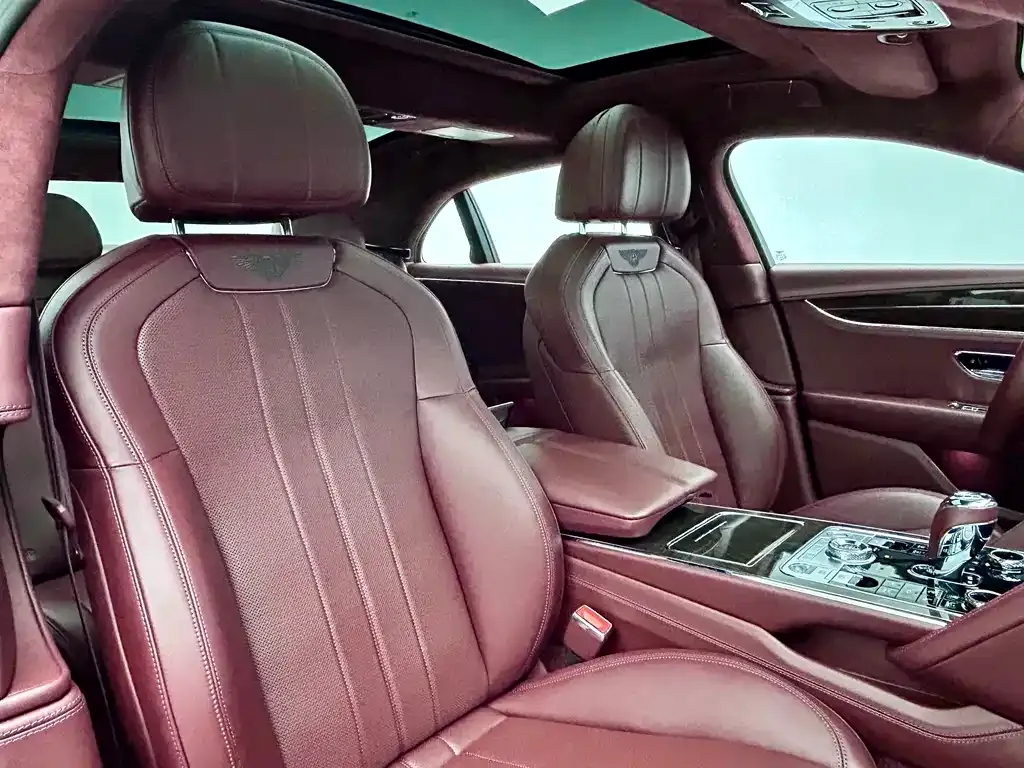 Bentley Flying Spur — фото 3