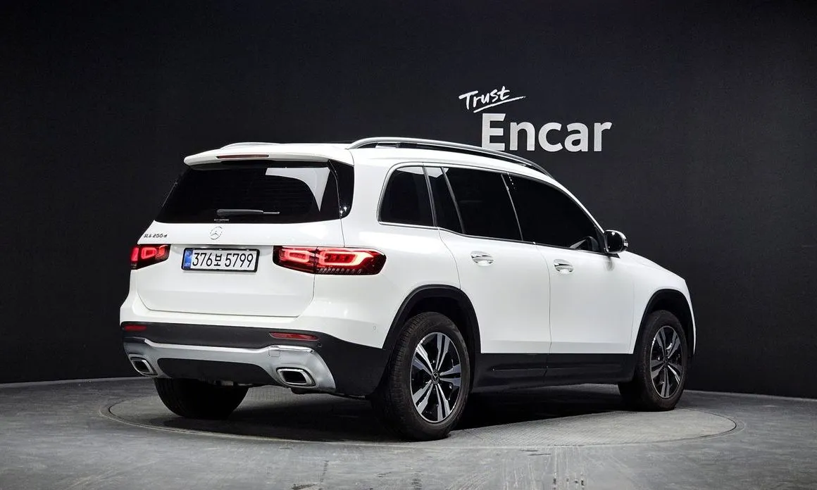 Mercedes-Benz GLB-Class — фото 6