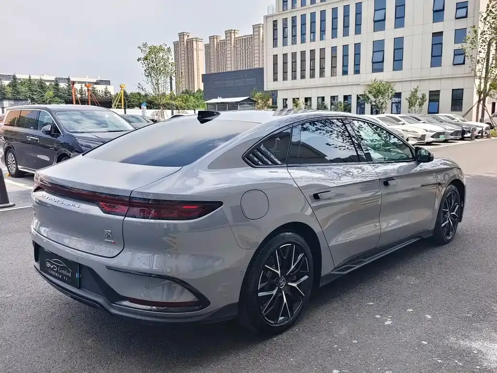 BYD Han — фото 10