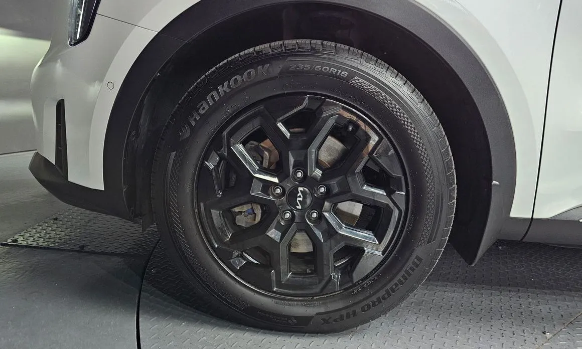 Kia Sorento — фото 7