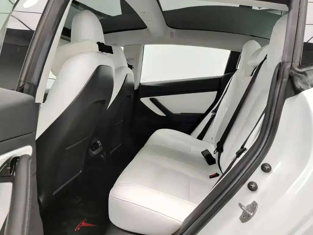 Tesla Model 3 — фото 6