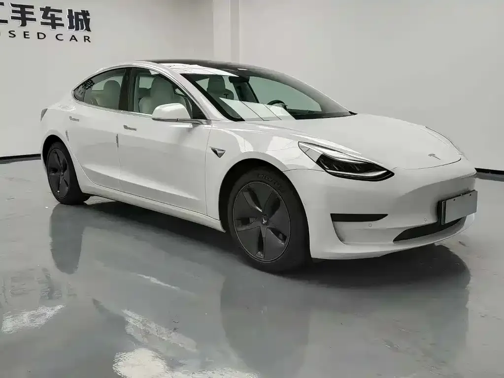 Tesla Model 3 — фото 3
