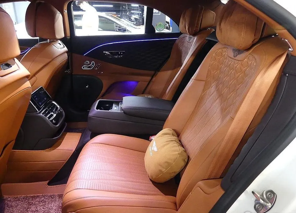 Bentley Flying Spur 2022 из KR, фото 2