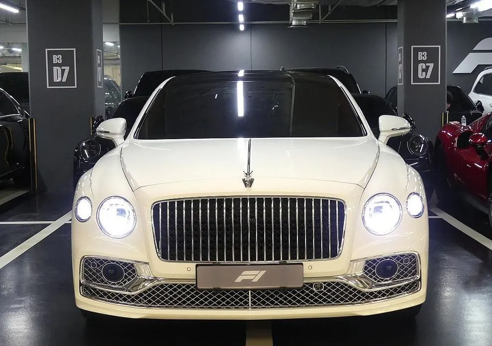 Bentley Flying Spur 2022 из KR, фото 5