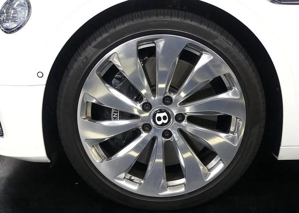 Bentley Flying Spur 2022 из KR, фото 3