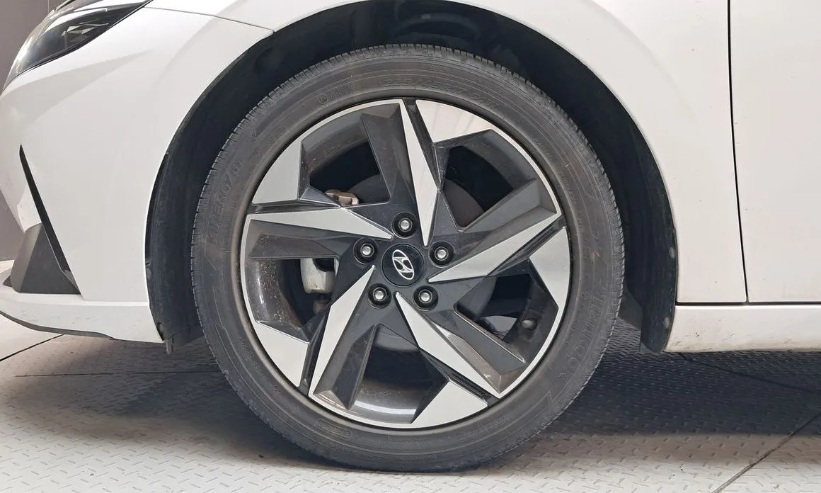 Hyundai AVANTE — фото 4