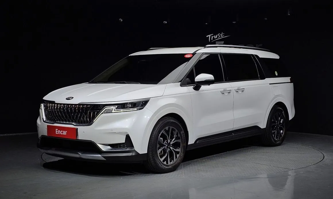 Kia Carnival — фото 1
