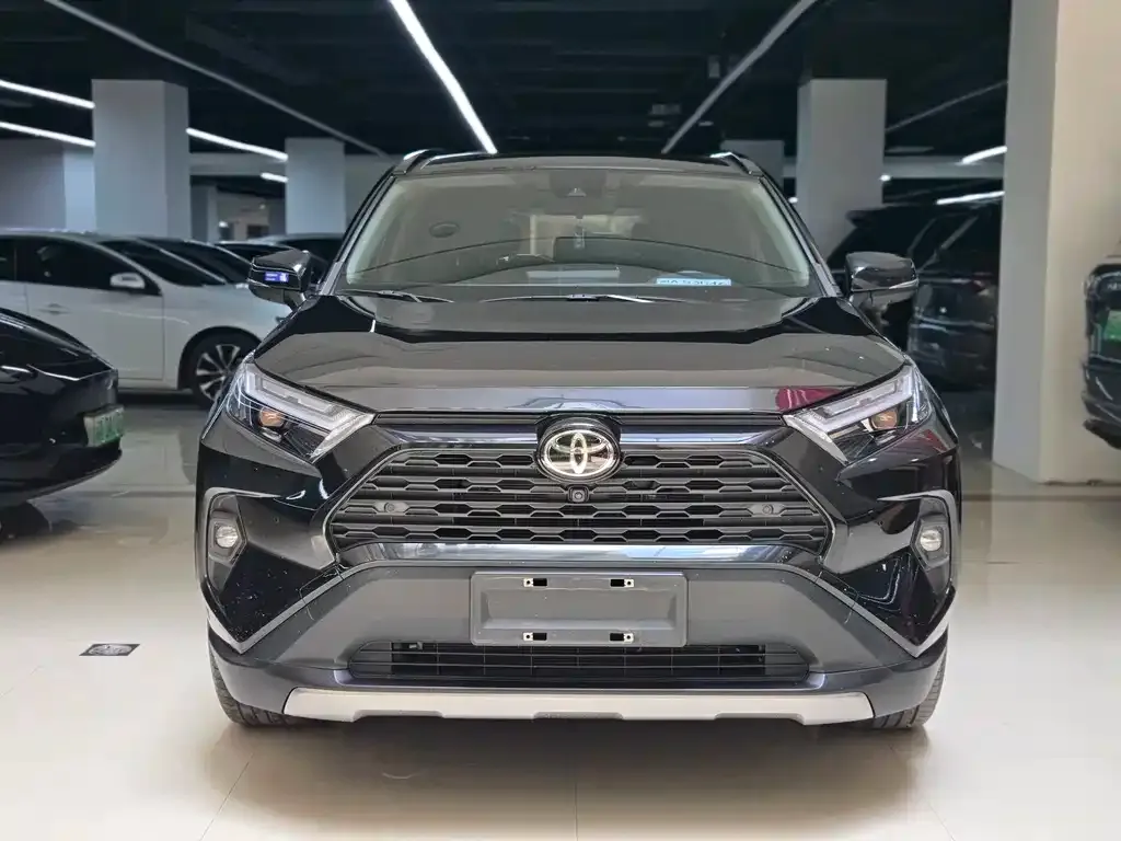 Toyota RAV4 — фото 7