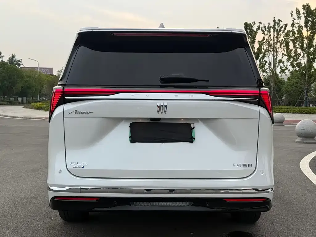 Buick GL8 Hybrid — фото 3