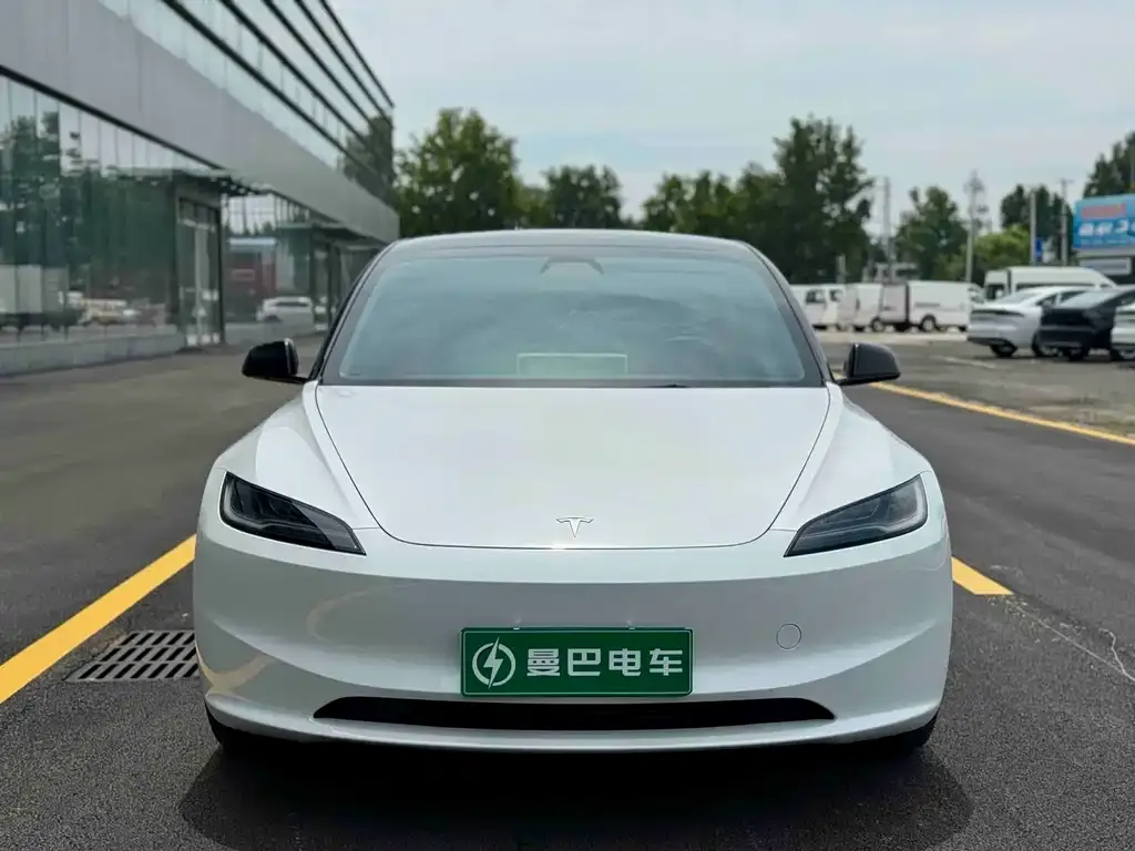 Tesla Model 3 — фото 4