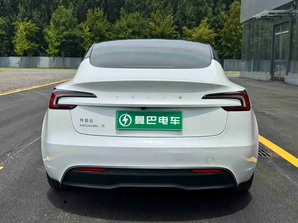Tesla Model 3 — фото 6