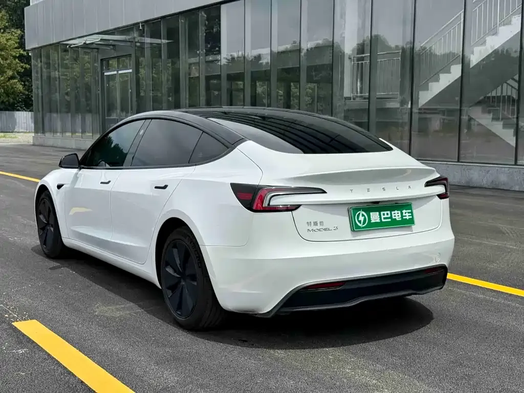 Tesla Model 3 — фото 2