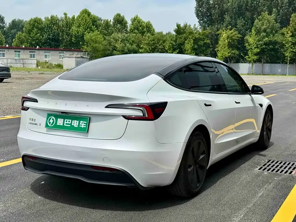 Tesla Model 3 — фото 10