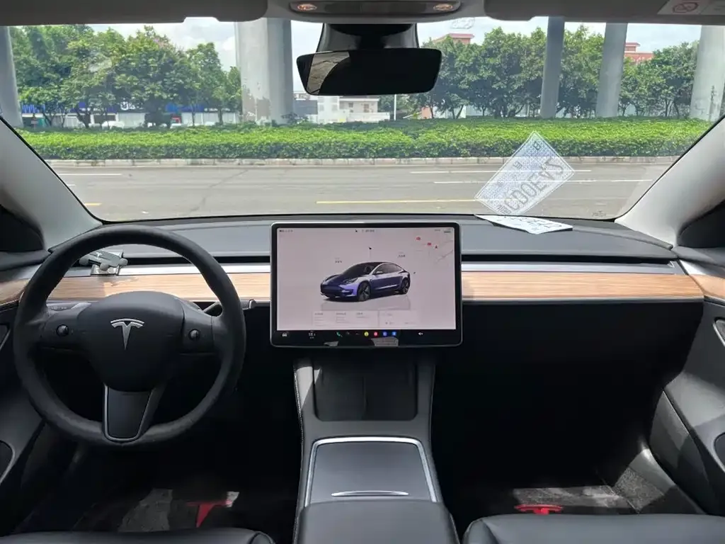 Tesla Model 3 — фото 4