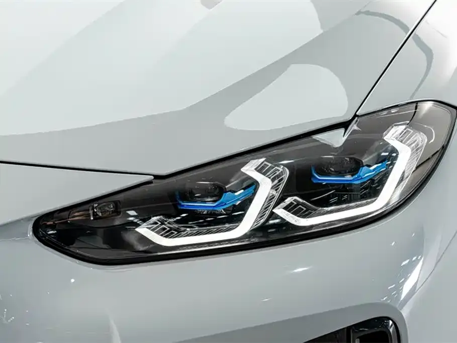 BMW i4 — фото 4