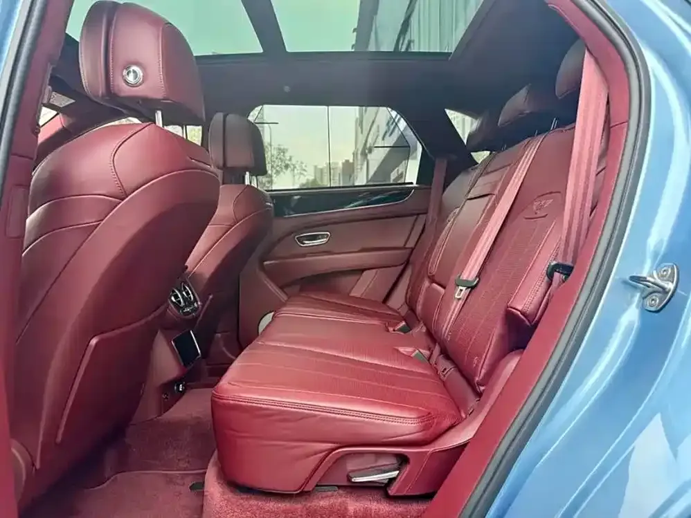 Bentley Bentayga 2021 из CN, фото 6