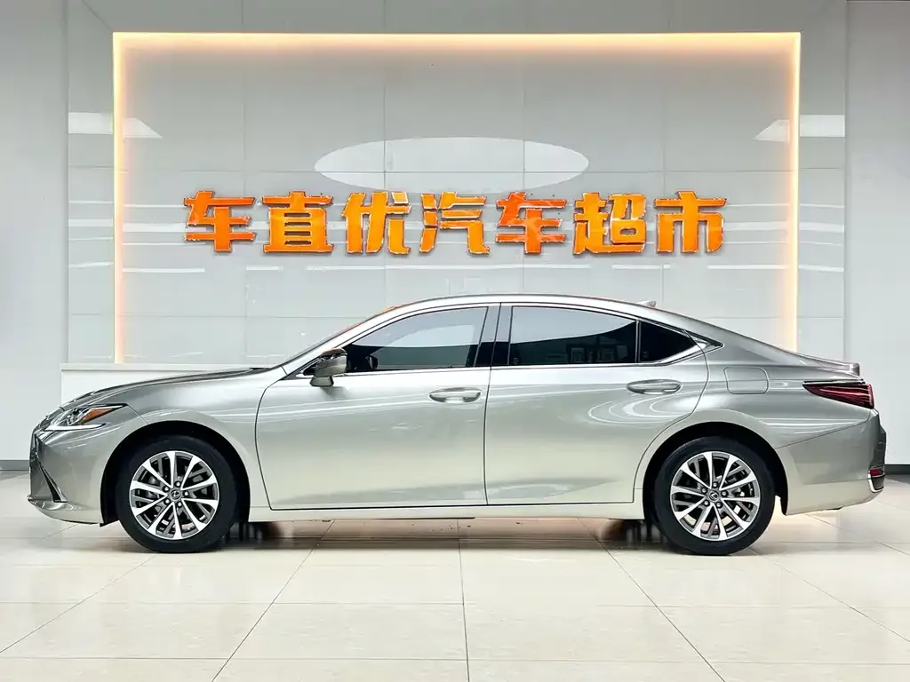 Lexus ES — фото 4