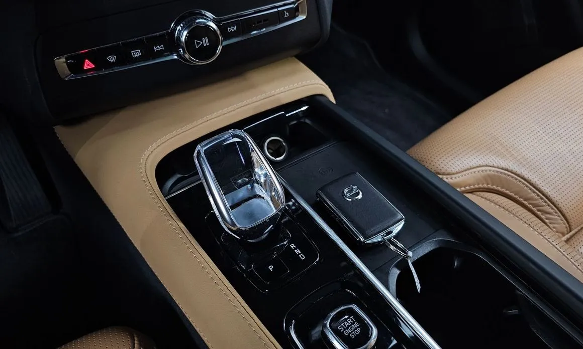 Volvo XC90 2023 из KR, фото 8