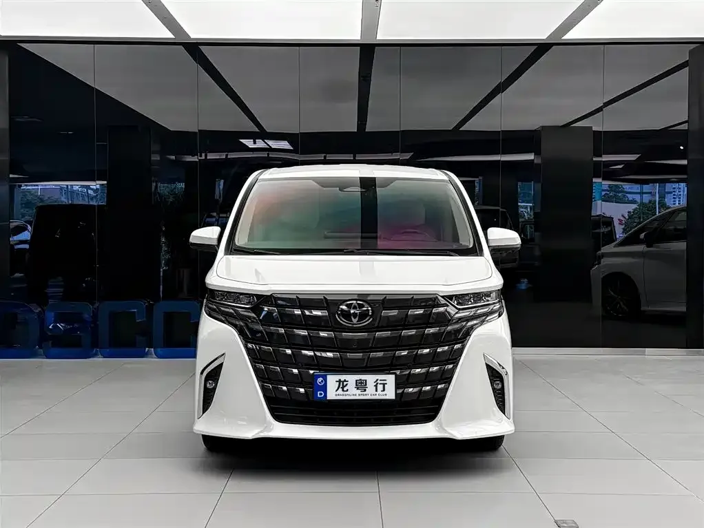 Toyota Alphard — фото 7