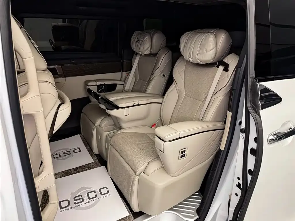 Toyota Alphard — фото 5