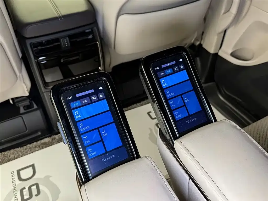 Toyota Alphard — фото 4