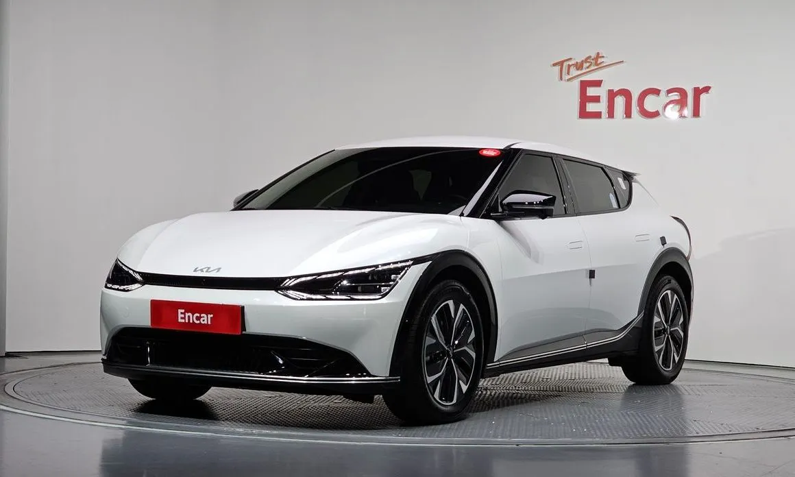 Kia EV6 — фото 1