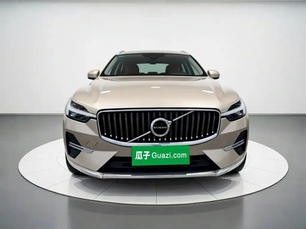 Volvo XC60 — фото 5