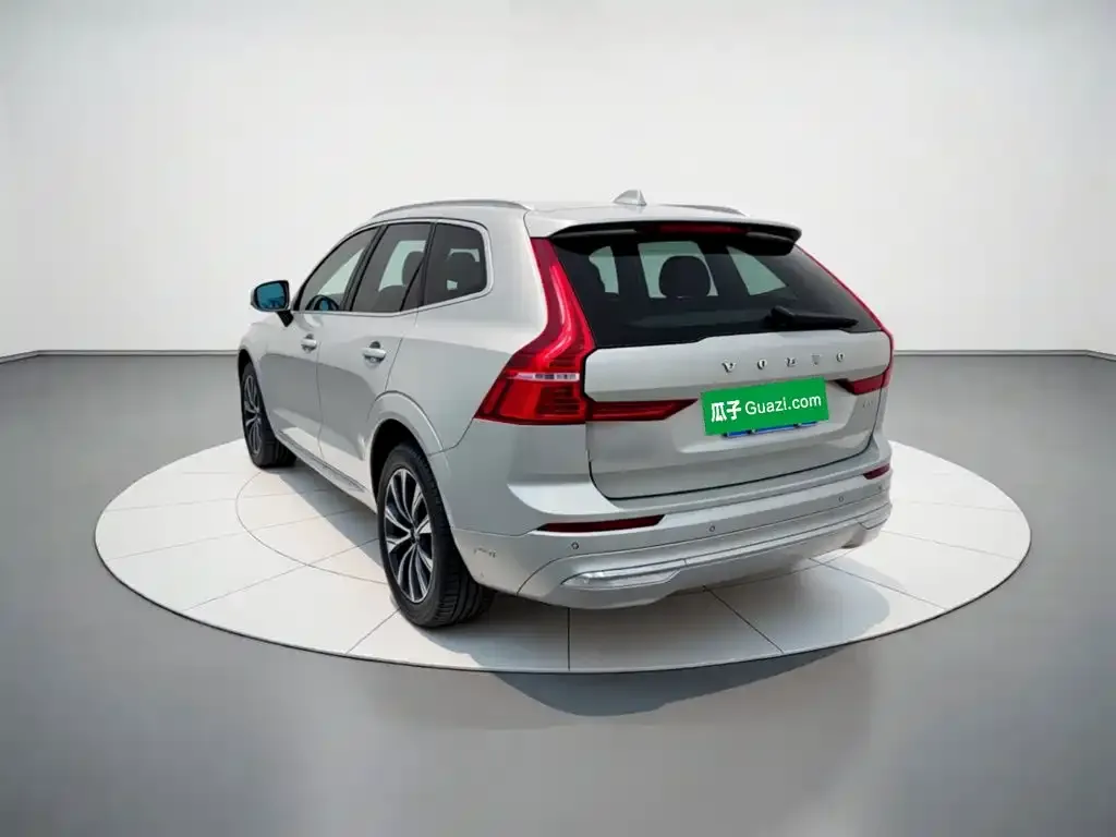 Volvo XC60 — фото 2