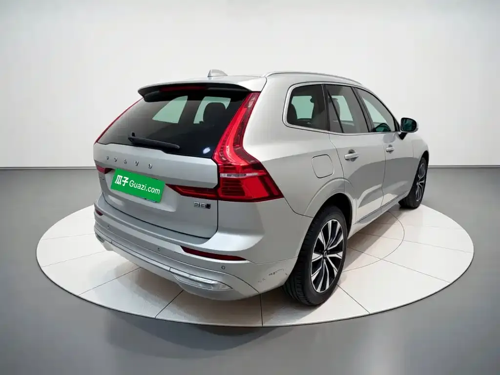 Volvo XC60 — фото 7