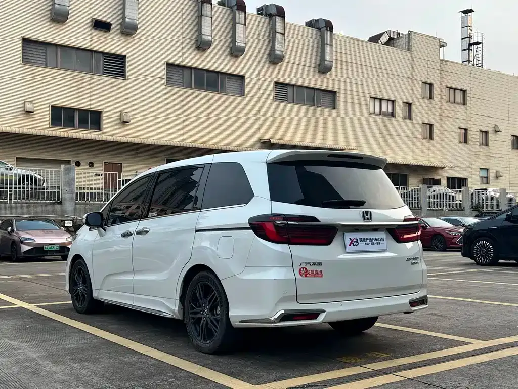 Honda Odyssey — фото 10