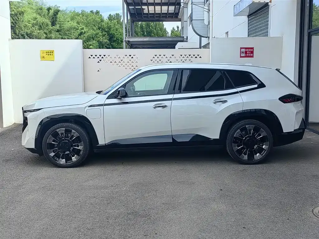 BMW XM — фото 8