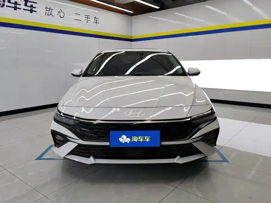 Hyundai Elantra — фото 8