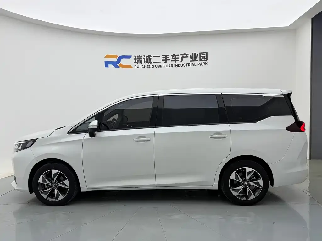 GAC Motor Trumpchi M6 — фото 5