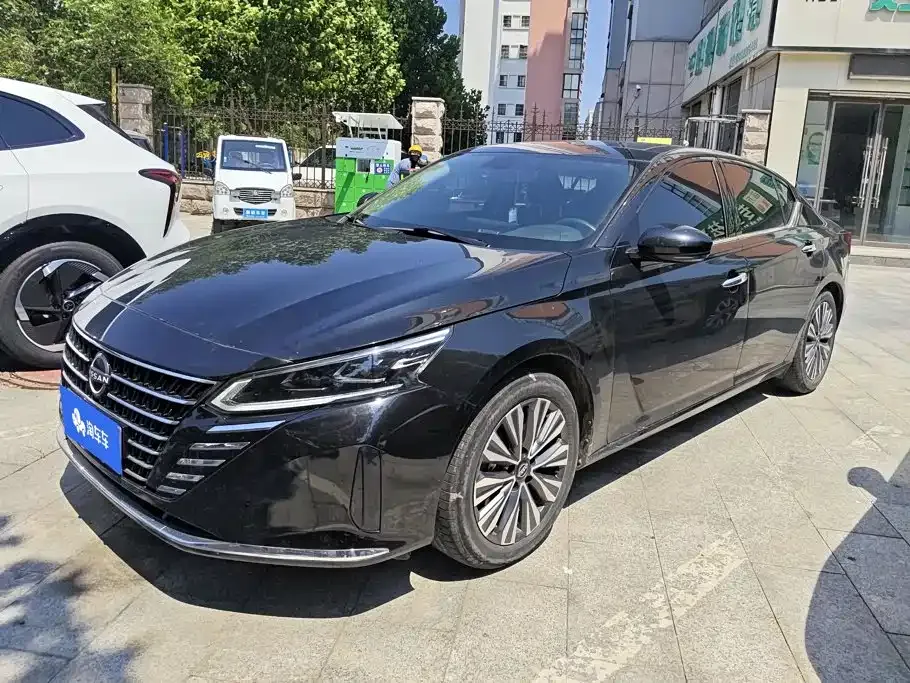 Nissan Teana — фото 1