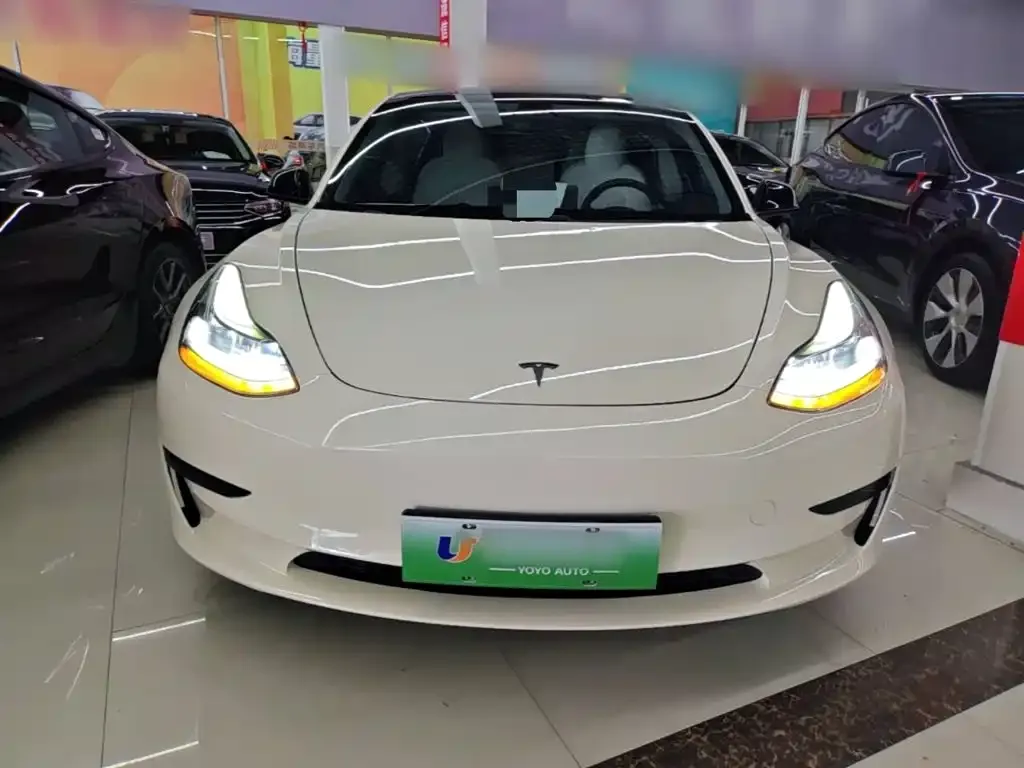Tesla Model 3 — фото 5