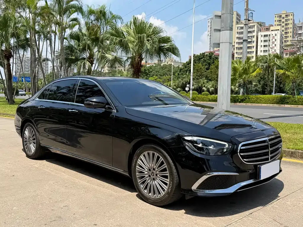 Mercedes-Benz E-Class — фото 8