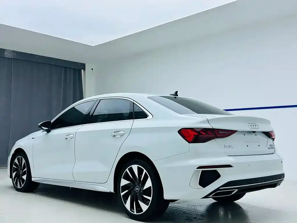Audi A3 — фото 2