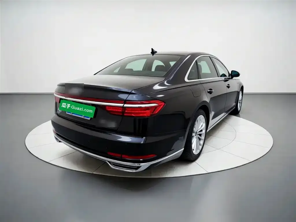 Audi A8 — фото 3