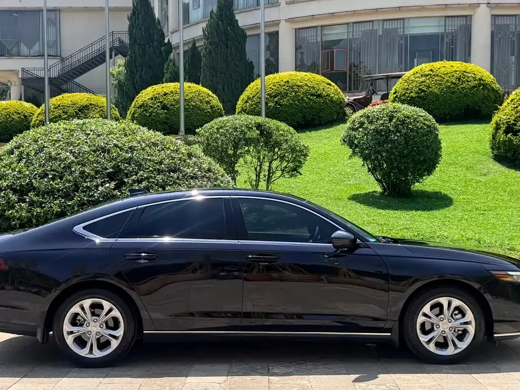 Honda Accord — фото 2