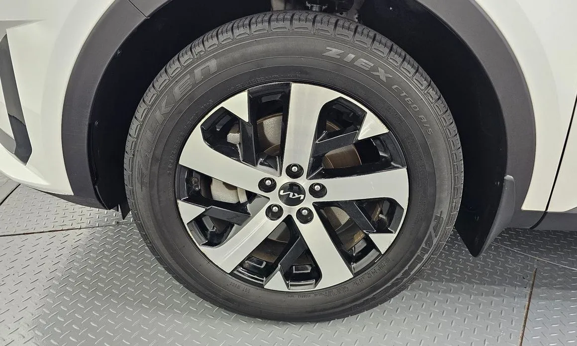 Kia Sorento — фото 7