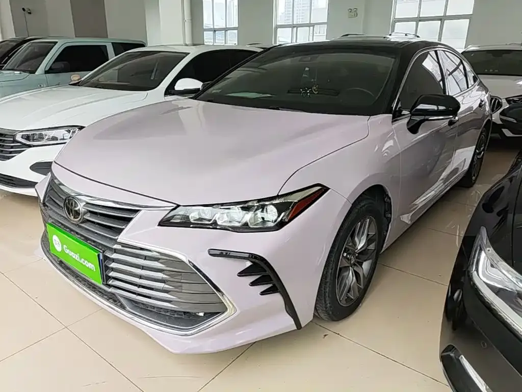Toyota Avalon — фото 1