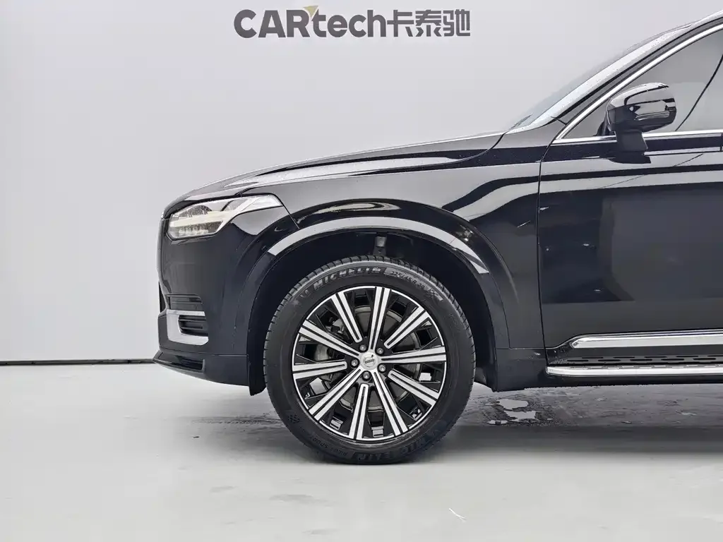 Volvo XC90 — фото 9